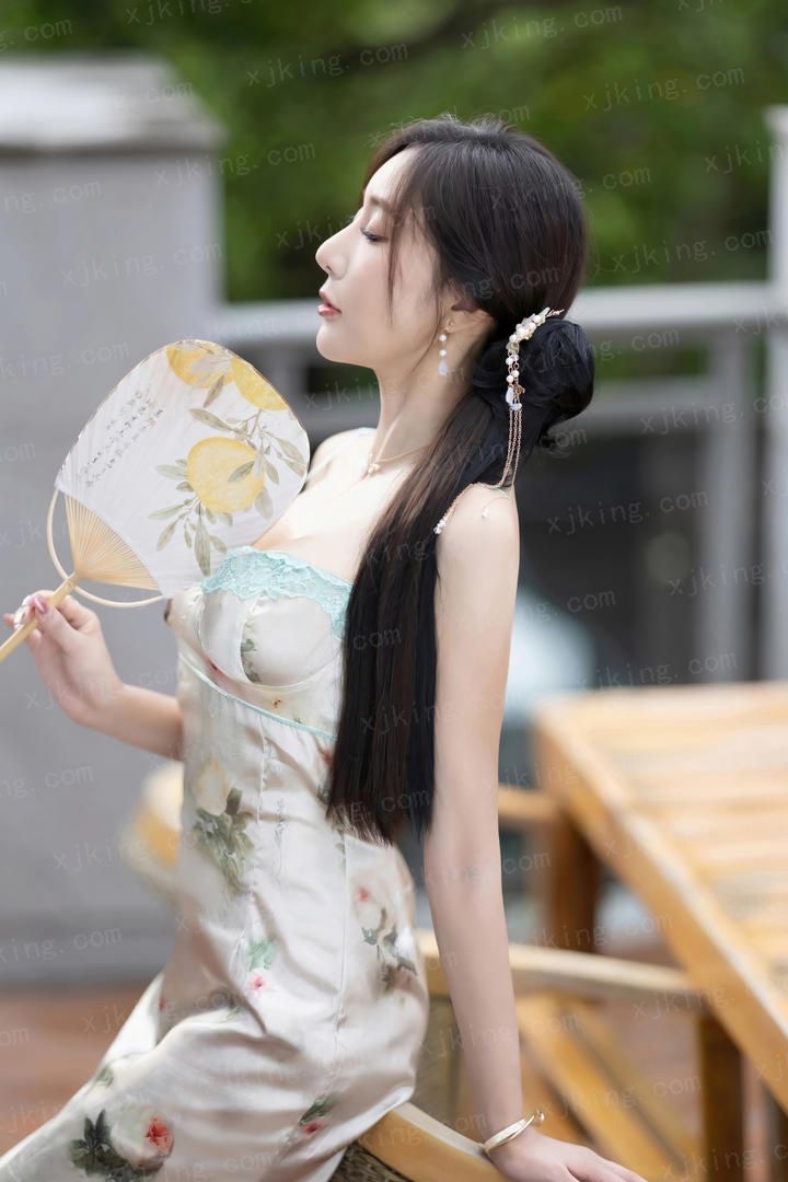 唯有月色，共我寂寞